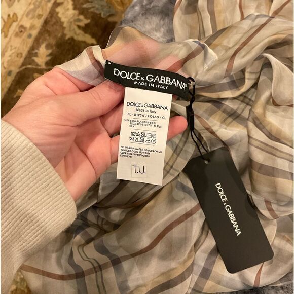 NWT DOLCE & GABBANA 100% SILK SCARF 🤎 - Picture 5 of 7